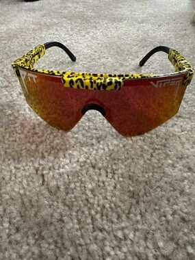 Viper Shield Sunglasses with Yellow Leopard Accents and Red Mirror Lens